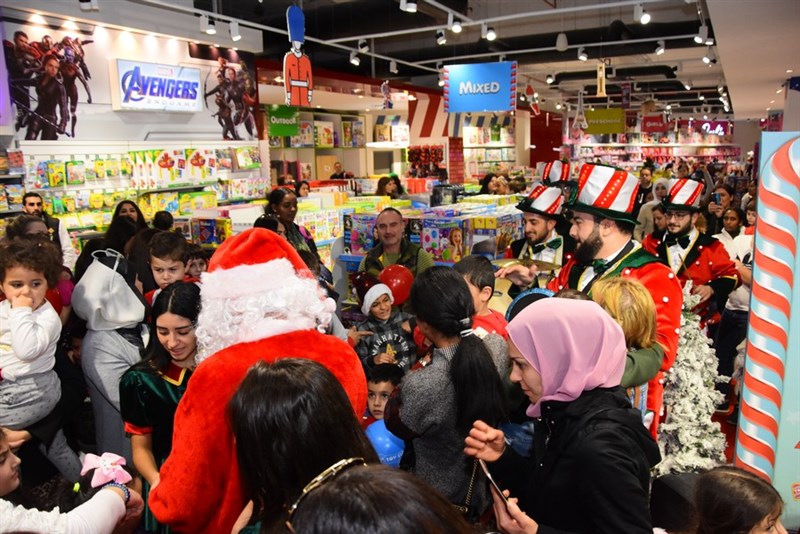 Biggest Christmas Reveal event at Toy Store-ABC Verdun